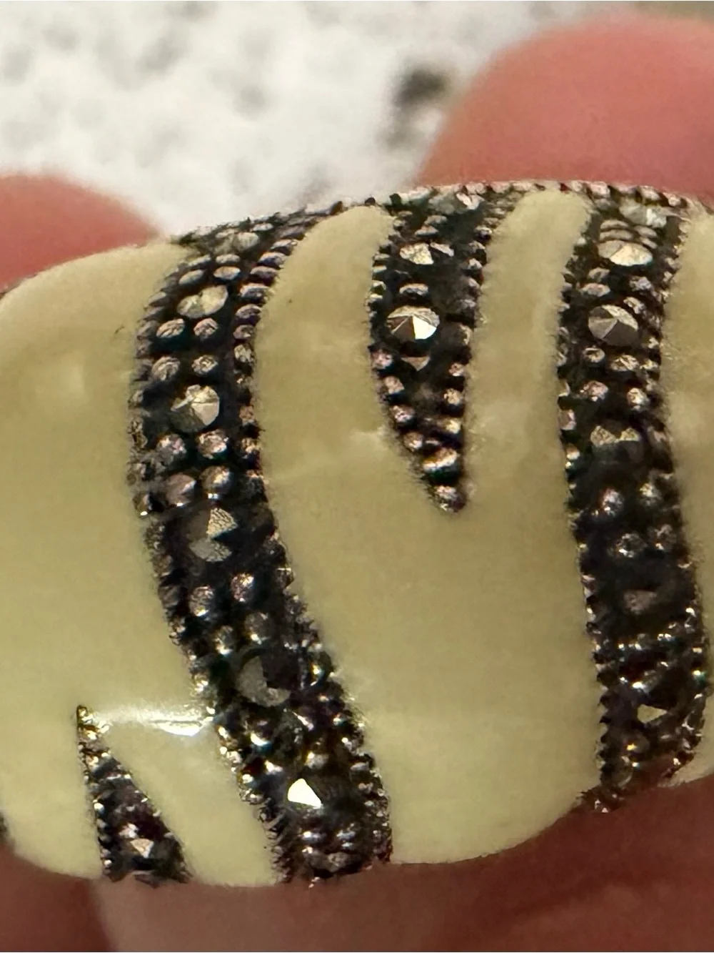 Vtg Sterling Silver Thai Cream Enamel Stripe Dome Ring